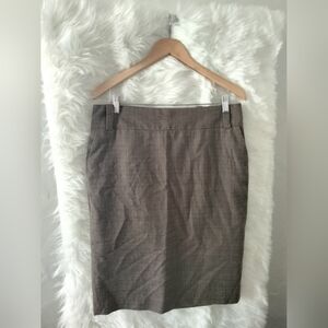 💼 Banana Republic Wool Blend Pencil Skirt – Sleek, Polished, and Power-Ready 💼